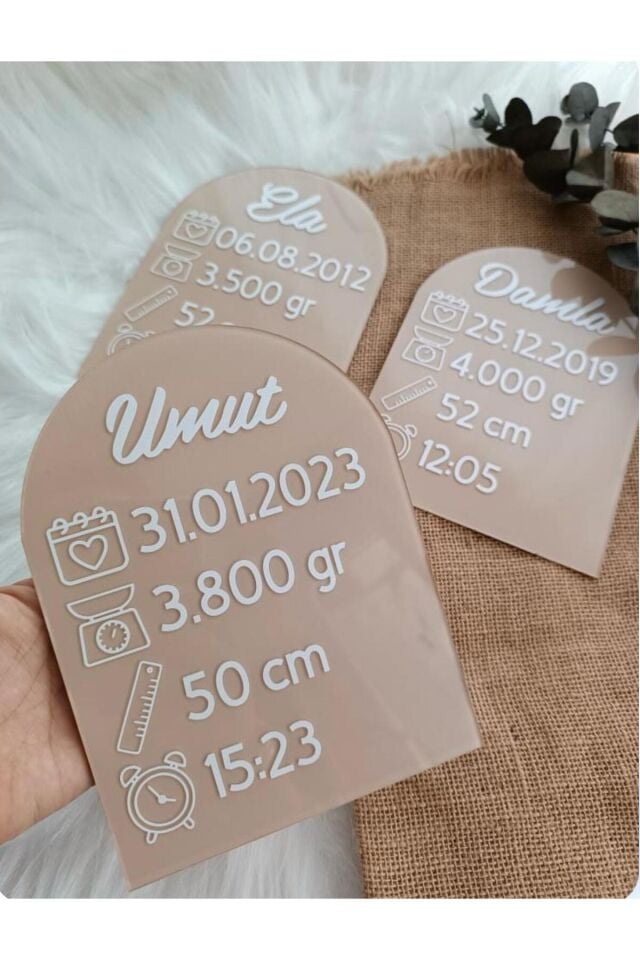İsme Özel Ahşap Standlı Bebek Doğum Panosu